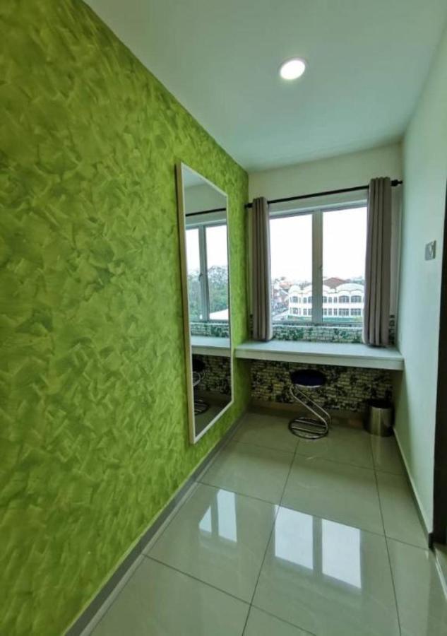 Yew Boutique Hotel Teluk Intan Exterior photo
